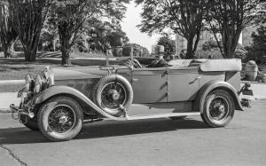 Auburn 8-88 Phaeton Sedan